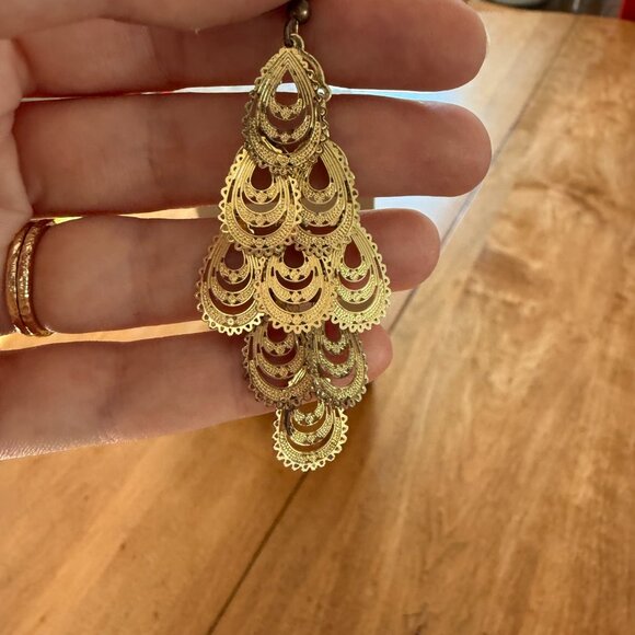 Feathered Cutout Gold-Tones Chandelier Drop Dangly Earrings - Picture 6 of 8